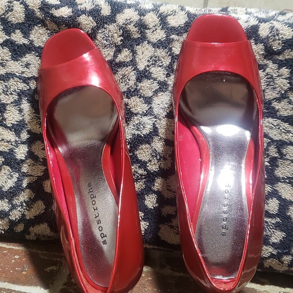 Apostrophe red heels. - Picture 2 of 6